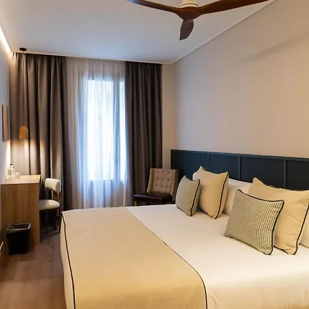 Hotel Well And Come Malaga Exterior photo