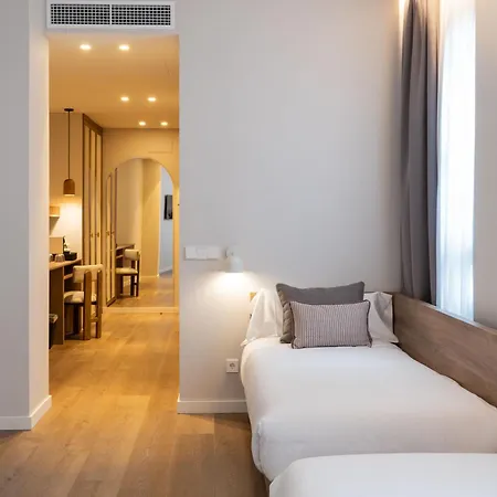 Hotel Well And Come Malaga Exterior photo